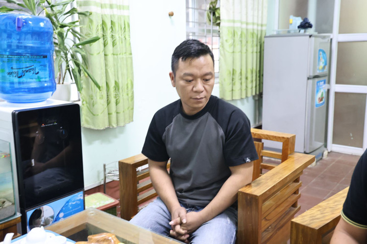 Bat 13 doi tuong ghep anh nhay cam, de doa doi no