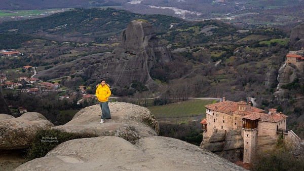 Cap doi chi 110 trieu vi vu Hy Lap, tham tu vien tren may-Hinh-9