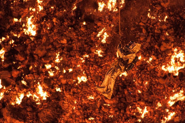 Hãi hùng “cổng địa ngục” có thật trên Trái đất: Cháy rừng rực không ngừng - Hình 10 Hai hung “cong dia nguc” co that tren Trai dat: Chay rung ruc khong ngung-Hinh-10