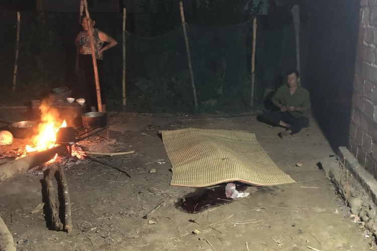 400 nguoi truy bat nghi pham sat hai co gai tre o Lai Chau