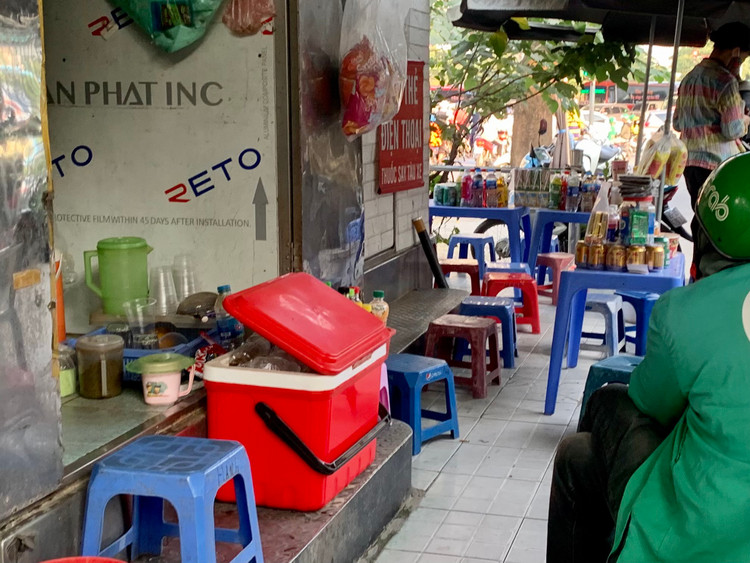 Can canh nha ve sinh cong cong bo hoang, o ue o Ha Noi-Hinh-5