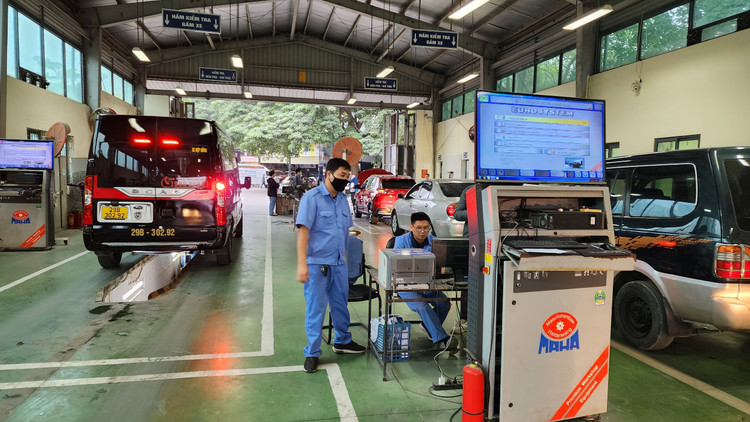 Xe xep hang dai cho dang kiem o Ha Noi-Hinh-7