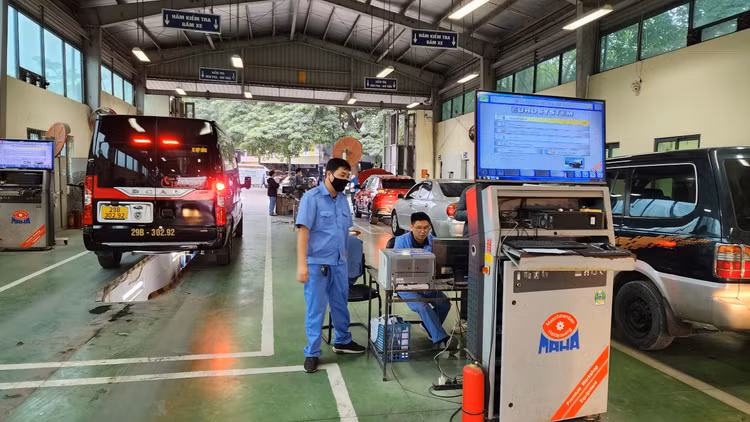 Xe xep hang dai cho dang kiem o Ha Noi-Hinh-7