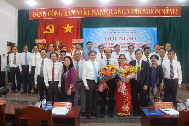 Phát huy vai trò đội ngũ trí thức KHCN tỉnh Bến Tre - Hình 3 Phat huy vai tro doi ngu tri thuc KHCN tinh Ben Tre-Hinh-3