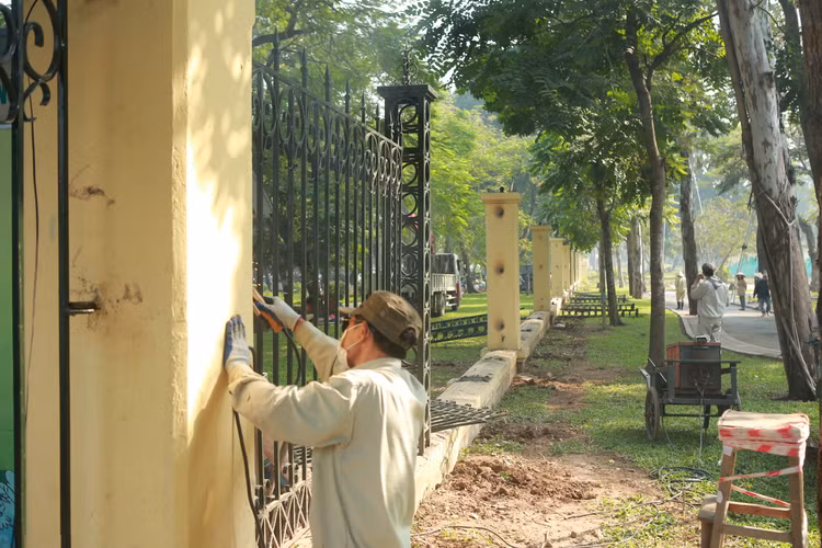 Ha Noi: Can canh viec thao do hang rao cong vien Thong Nhat-Hinh-2