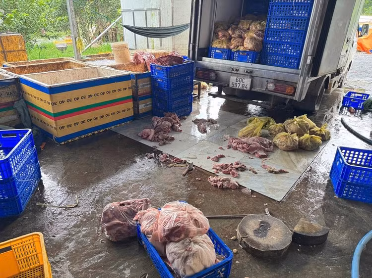 Dong Nai: Thu giu 4 tan thit heo khong dam bao ve sinh