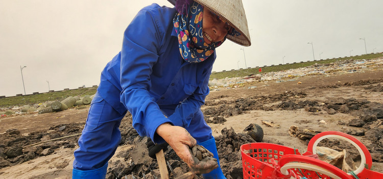 Vat va nghe cong lung di mot 