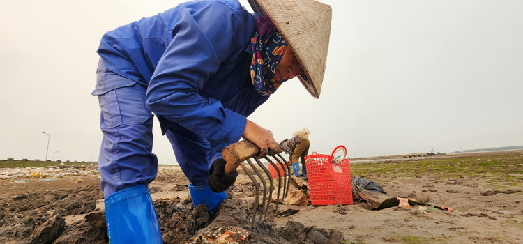 Vat va nghe cong lung di mot 