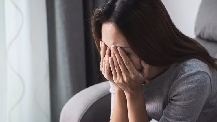 Sau khi chong toi mat, con trai tiet lo bi mat chua cay