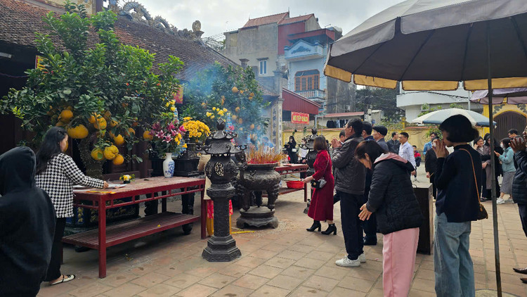 Den co o Hai Duong nuom nuop khach den le dau xuan-Hinh-2