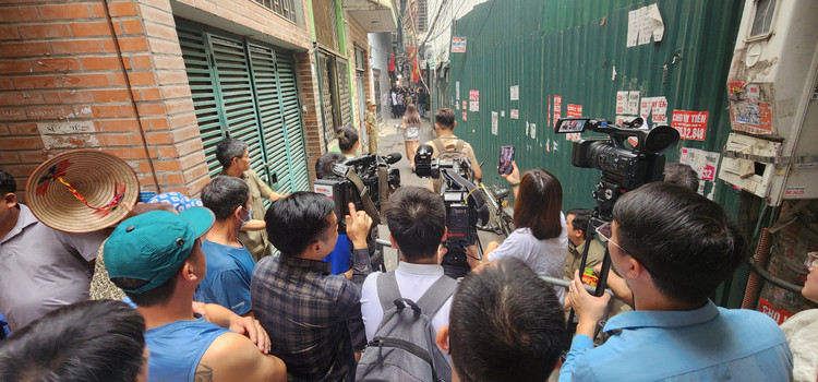 Giat minh loi vao hien truong vu chay 14 nguoi chet o Ha Noi-Hinh-8