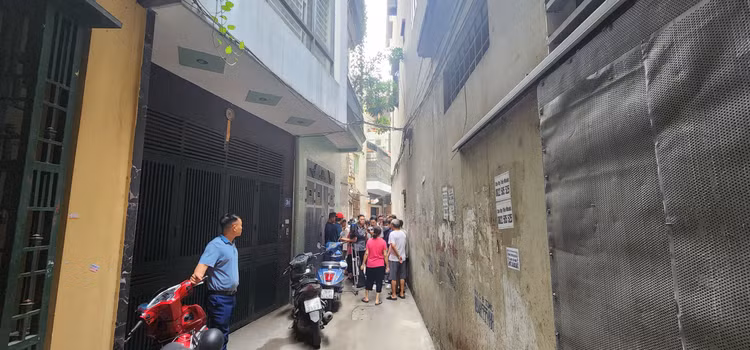 Giat minh loi vao hien truong vu chay 14 nguoi chet o Ha Noi-Hinh-7