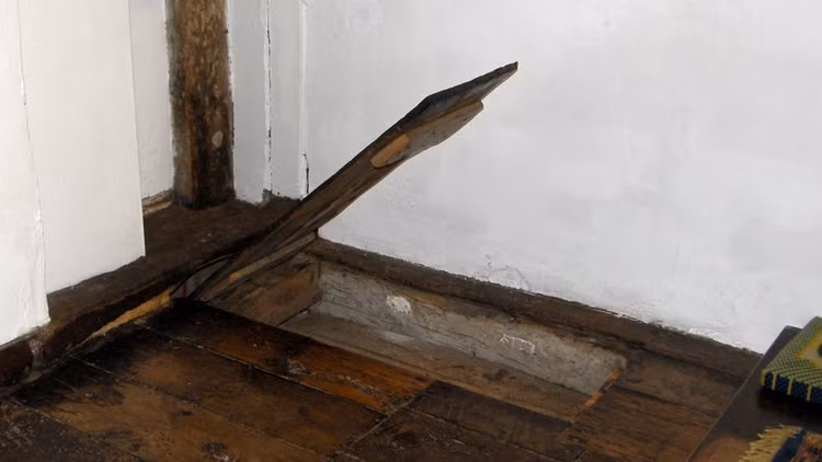 Phat hien can phong bi mat cua linh muc trung co, su that dan he lo-Hinh-3