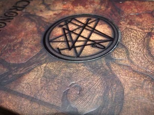 Một số nhà sử học, nhà nghiên cứu, người sưu tầm sách... đã bỏ nhiều thời gian, công sức và tiền bạc đi tìm cuốn sách Necronomicon nhưng đến nay vẫn không có chút manh mối nào. Điều này khiến nó trở thành một trong những cuốn sách bí ẩn nhất của nhân loại.