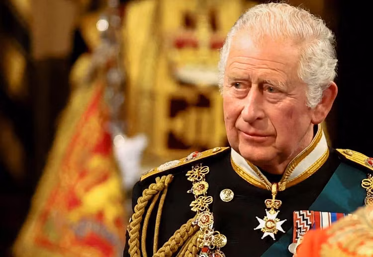 He lo chi tiet quan trong trong le dang quang cua Vua Charles III-Hinh-2