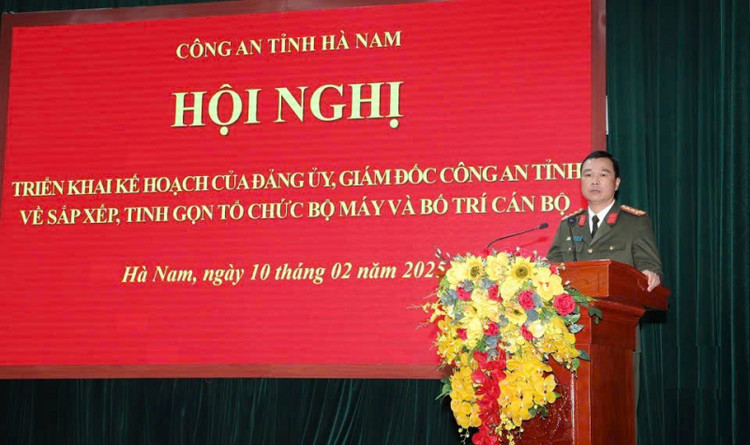 Loat can bo cong an cac tinh, thanh xin nghi huu truoc tuoi-Hinh-11