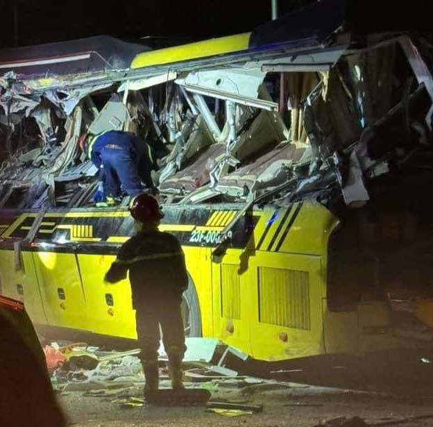 Kinh hoang hien truong vu TNGT 5 nguoi tu vong o Tuyen Quang-Hinh-2