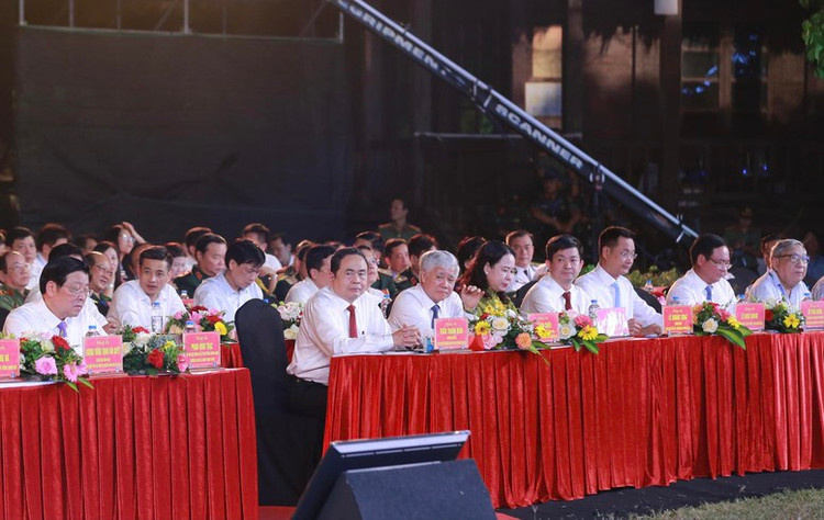 Lanh dao Dang, Nha nuoc du Cau truyen hinh “Vang mai khuc khai hoan”-Hinh-3