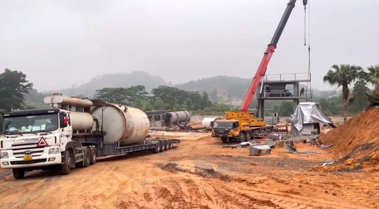 Pha do hoan toan tram be tong trai phep o Ba Vi