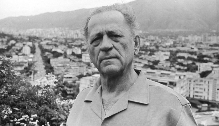 Van hao noi tieng the gioi voi ky luc 8 lan vuot nguc kich tinh-Hinh-8