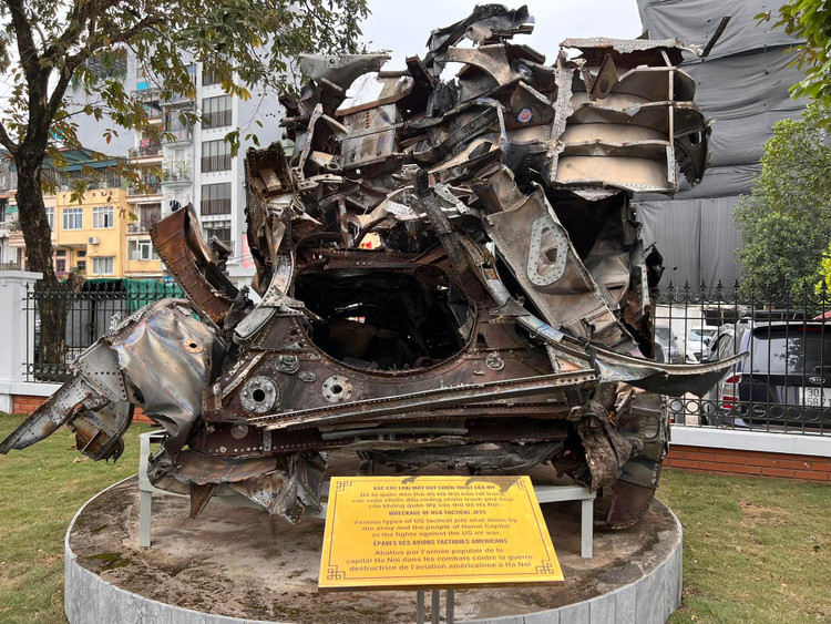 Anh vo gia goi nho ky uc “Ha Noi - Dien Bien Phu tren khong