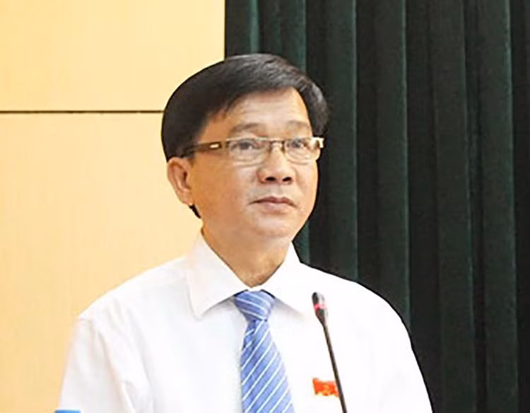 Thi hành kỷ luật nguyên Chủ tịch UBND tỉnh Quảng Ngãi Trần Ngọc Căng Thi hanh ky luat nguyen Chu tich UBND tinh Quang Ngai Tran Ngoc Cang