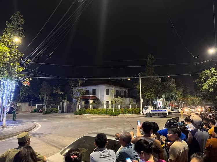 Cuu Bi thu Lao Cai duoc cho, tang 7 lo dat… Lo hong ke khai tai san?-Hinh-12