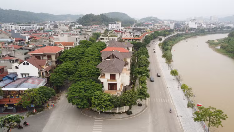 Cuu Bi thu Lao Cai duoc cho, tang 7 lo dat… Lo hong ke khai tai san?-Hinh-9