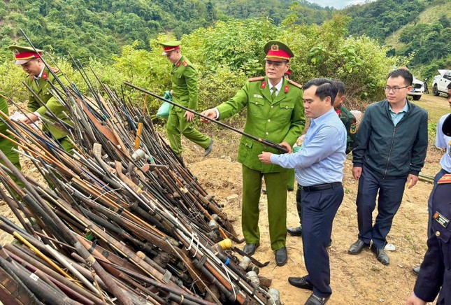 Nghe An: Tieu huy gan 1.000 khau sung tu che va nong sung