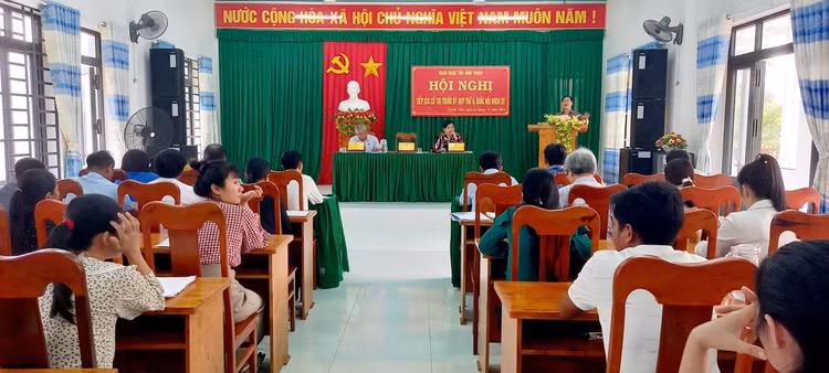 DBQH- Chu tich VUSTA Phan Xuan Dung tiep xuc cu tri Ninh Thuan-Hinh-2