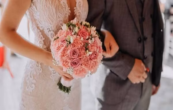 Bi me ep lay vo, chang trai khong noi nua nam, tram cam nang