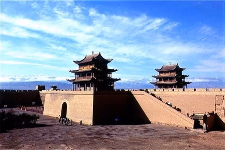 Ky bi vien gach thua o cua ai phia tay cua Van Ly Truong Thanh-Hinh-8