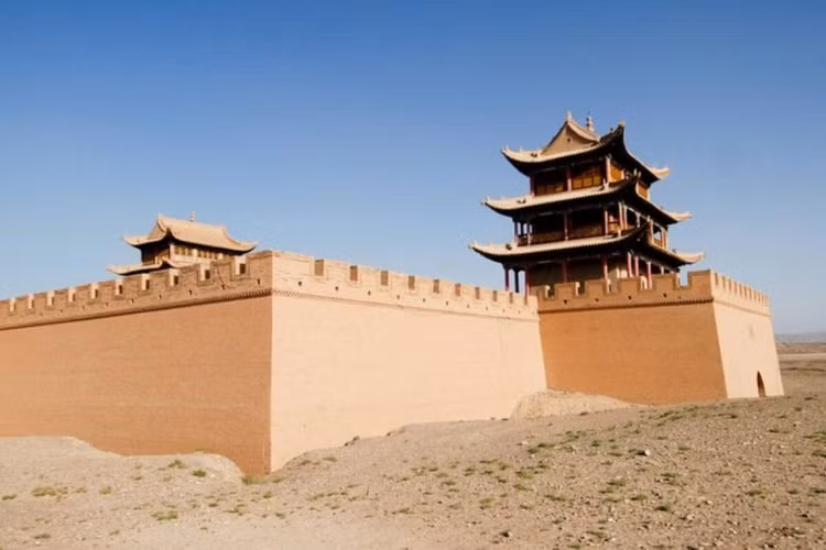 Ky bi vien gach thua o cua ai phia tay cua Van Ly Truong Thanh-Hinh-9