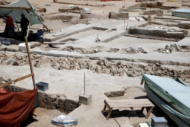 Bí ẩn 80 bộ hài cốt bị xiềng xích hơn 2.000 năm - Hình 4 Bi an 80 bo hai cot bi xieng xich hon 2.000 nam-Hinh-4