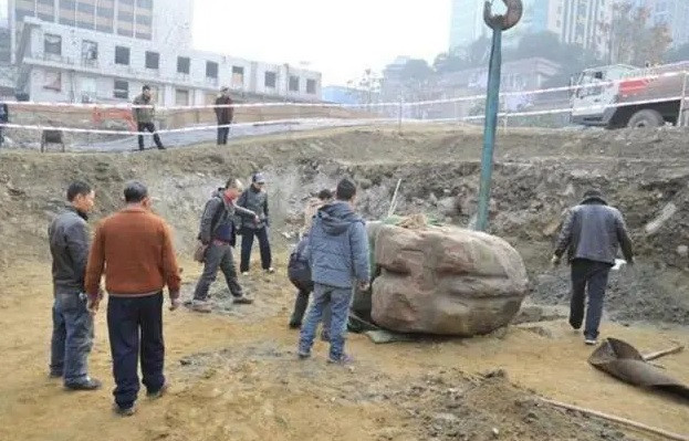 Tu sửa rạp kịch, bất ngờ phát hiện thần thú trấn thủy 2.000 tuổi - Hình 4 Tu sua rap kich, bat ngo phat hien than thu tran thuy 2.000 tuoi-Hinh-4