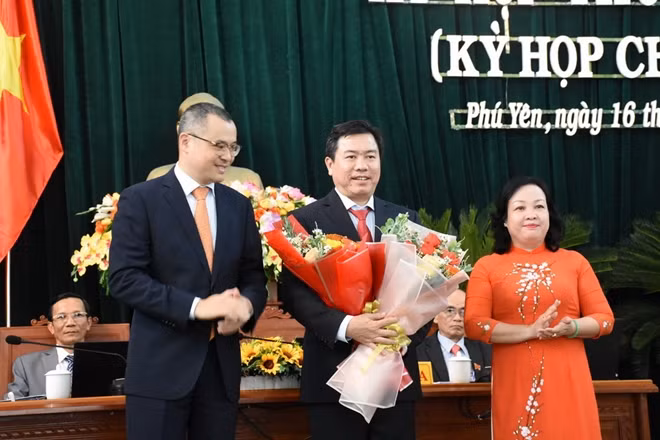Quan lo Chu tich tinh Phu Yen den khi bi mien nhiem-Hinh-9