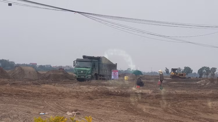 Hai Duong: Nhieu xe co dau hieu qua tai luu thong duong tinh 390C-Hinh-4