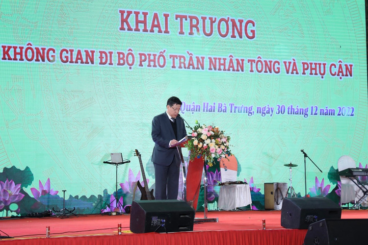 Pho di bo Tran Nhan Tong nhon nhip trong toi khai truong-Hinh-2