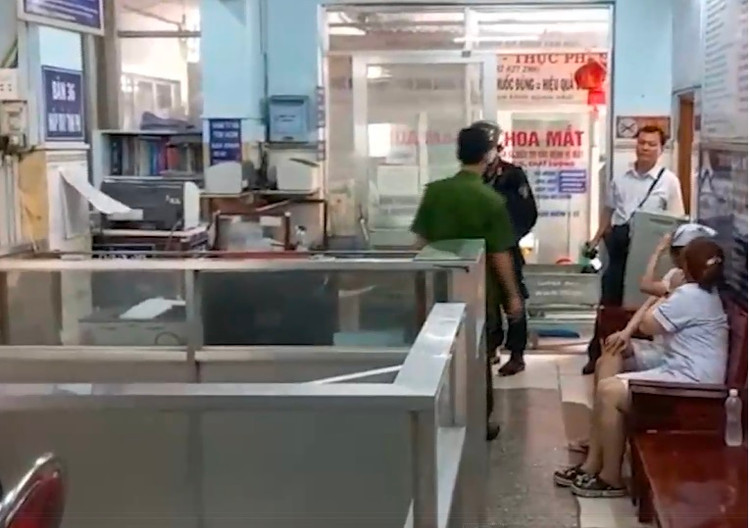 Kham xet loat phong kham tu nhan o Bien Hoa: Boc chieu truc loi bao hiem!-Hinh-2