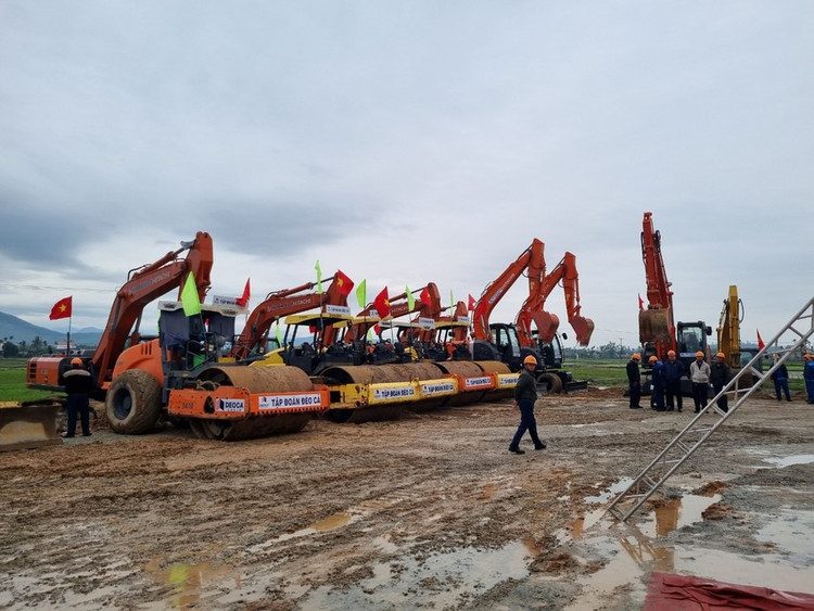 12 du an cao toc Bac - Nam giai doan 2 dong loat khoi cong