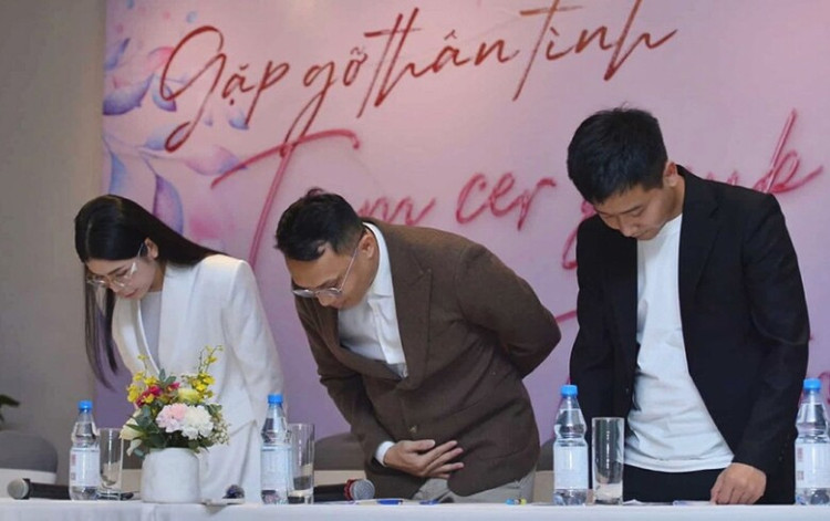 Vi sao khoi to Quang Linh Vlog, Hang Du Muc lua doi khach hang?