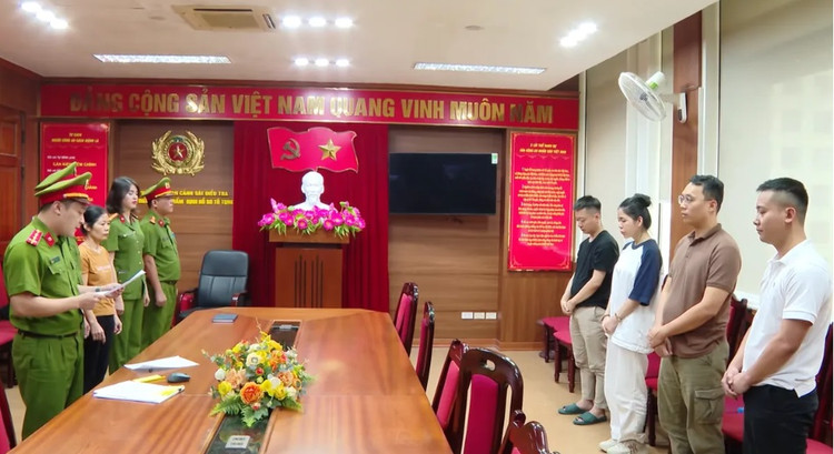 Khoi to Hang Du muc, Quang Linh Vlog: 135.325 hop keo Kera da duoc ban