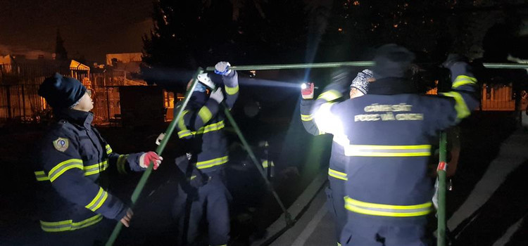 Hinh anh doan cuu nan Bo Cong an cuu ho tai Tho Nhi Ky-Hinh-3