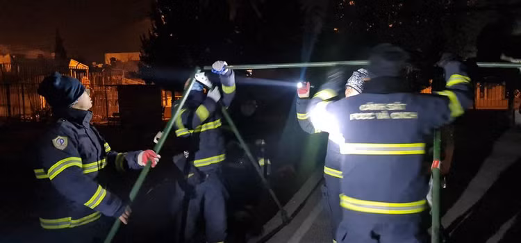 Hinh anh doan cuu nan Bo Cong an cuu ho tai Tho Nhi Ky-Hinh-3