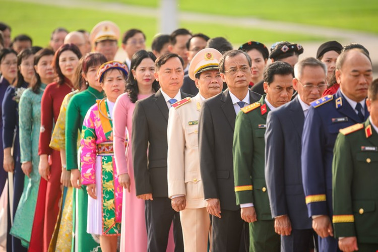 Lanh dao Dang va Nha nuoc vieng lang Chu tich Ho Chi Minh-Hinh-6