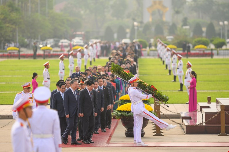 Lanh dao Dang va Nha nuoc vieng lang Chu tich Ho Chi Minh-Hinh-2
