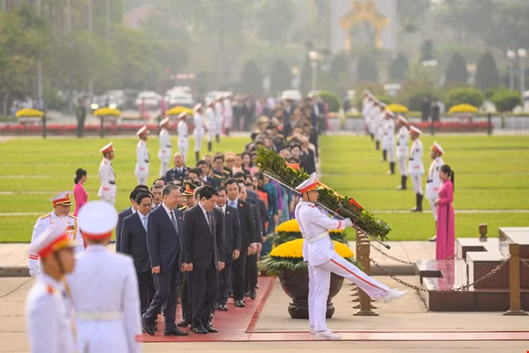 Lanh dao Dang va Nha nuoc vieng lang Chu tich Ho Chi Minh-Hinh-2