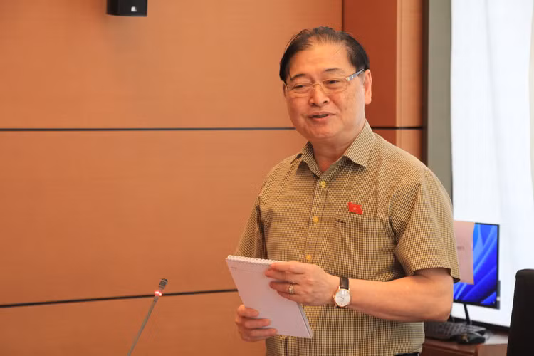 DBQH Phan Xuan Dung: Tuyen duoc cong chuc tot la rat kho nhung rat quan trong