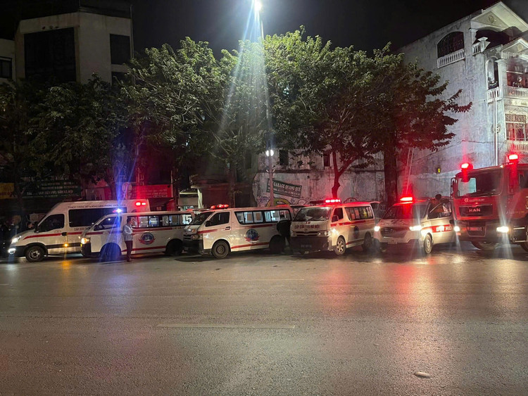 Khoi to ke phong hoa dot quan karaoke lam 11 nguoi chet o Ha Noi