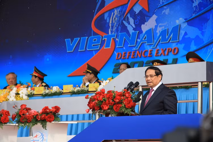 Thu tuong Pham Minh Chinh tham Trien lam Quoc phong Quoc te 2024-Hinh-2